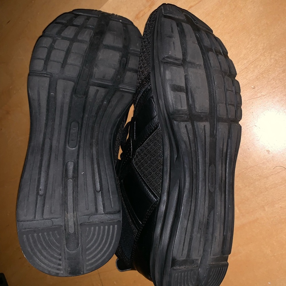 Puma Running Shoes - Picture 4 of 4